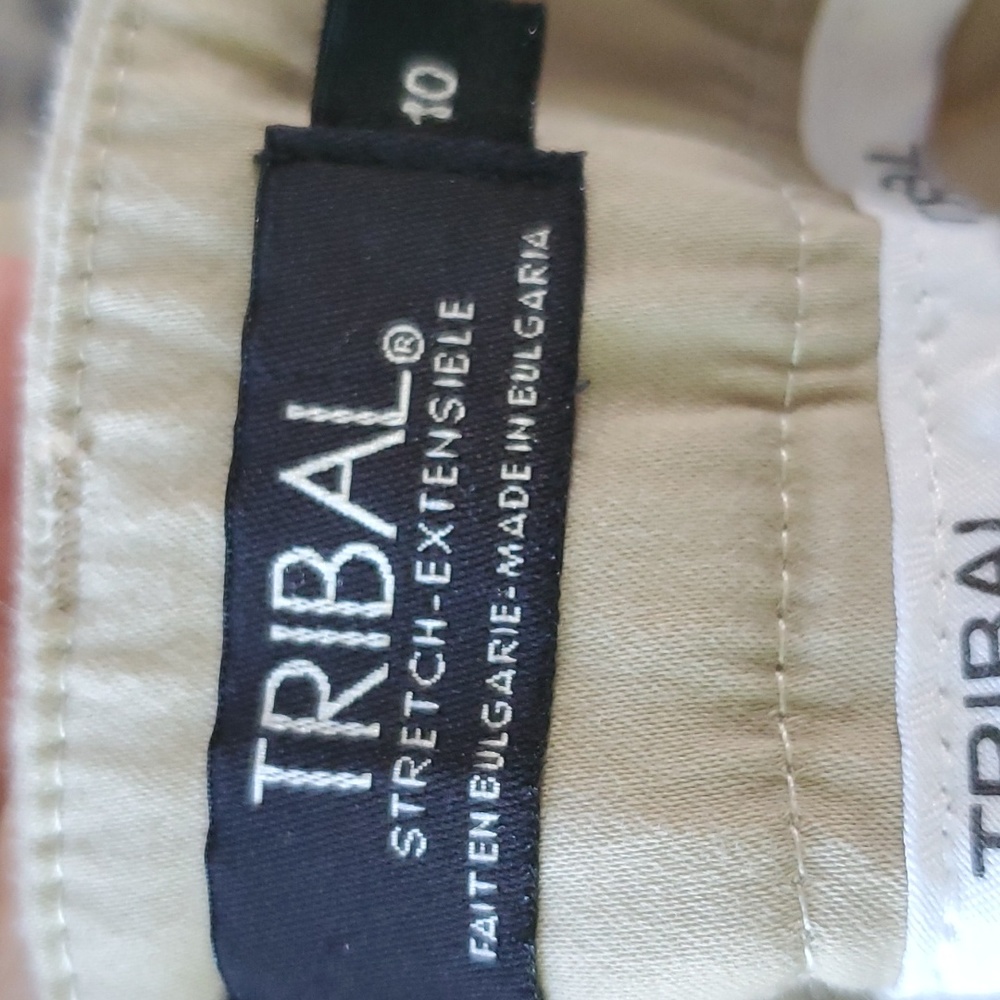 Tribal womens sz 10 Bermuda length shorts, great material, tan - Picture 11 of 14